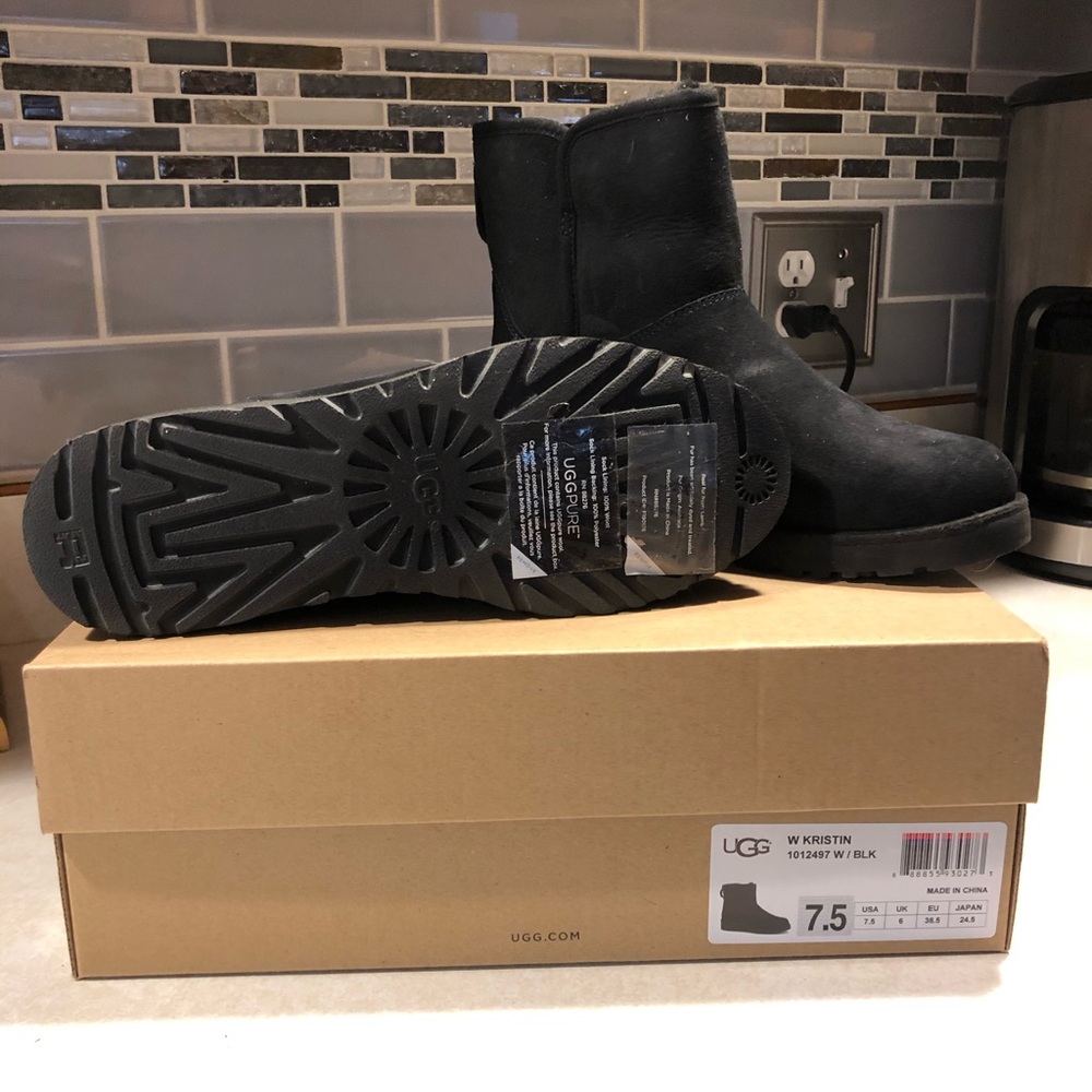 🔥NIB🔥  UGG Kristin Boot - Black
